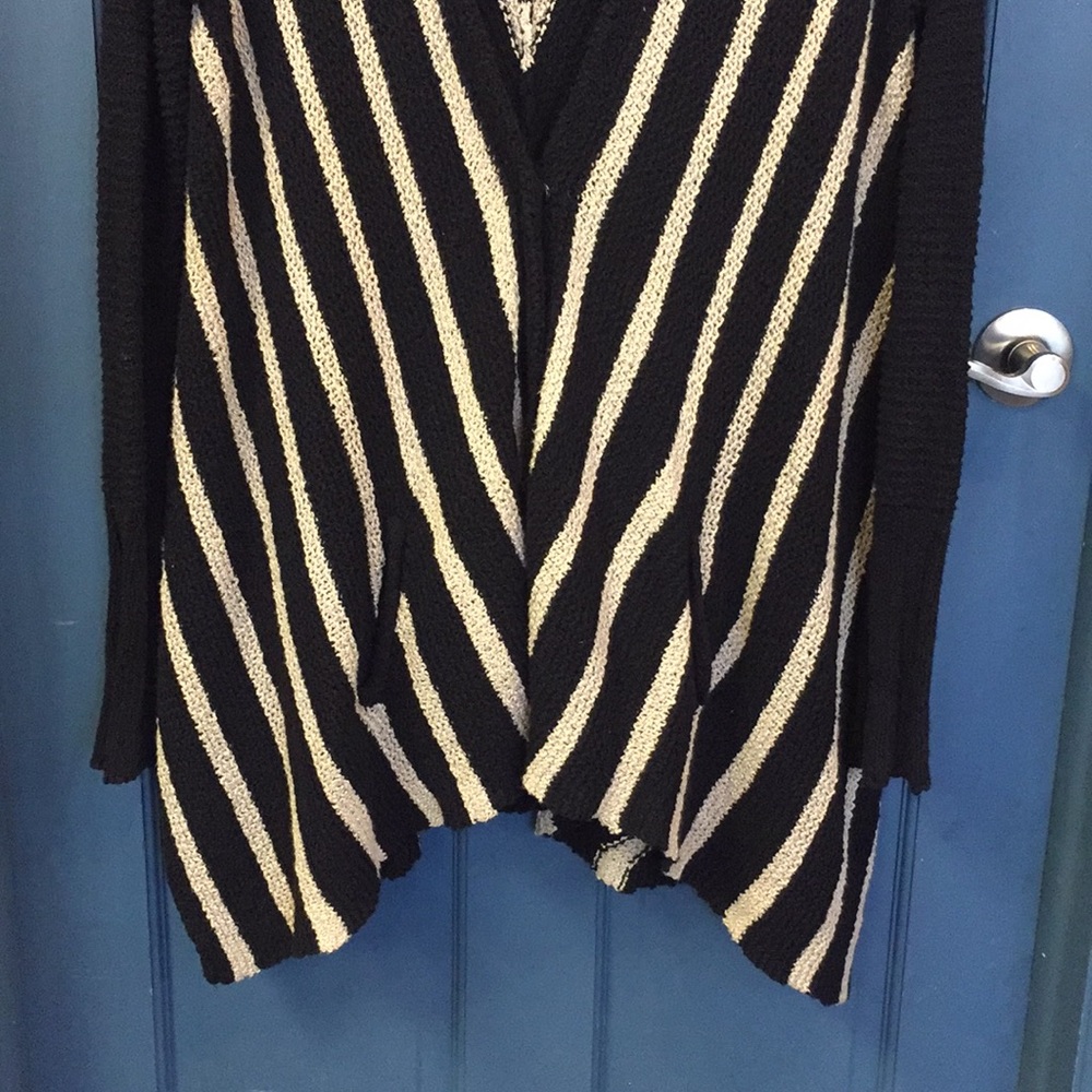 Free People Sweater - Picture 3 of 4